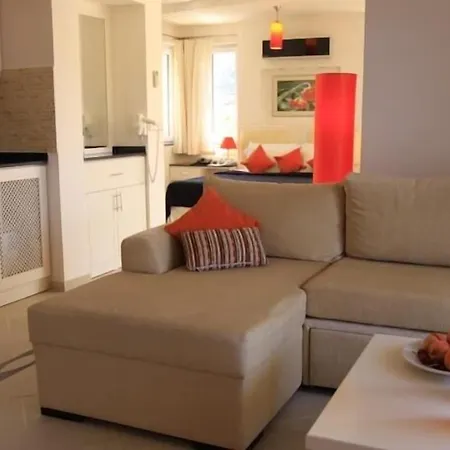 Golden Life Heights Deluxe - Adult Only Otel 4*