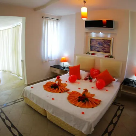Golden Life Heights Deluxe - Adult Only Hotell 4*